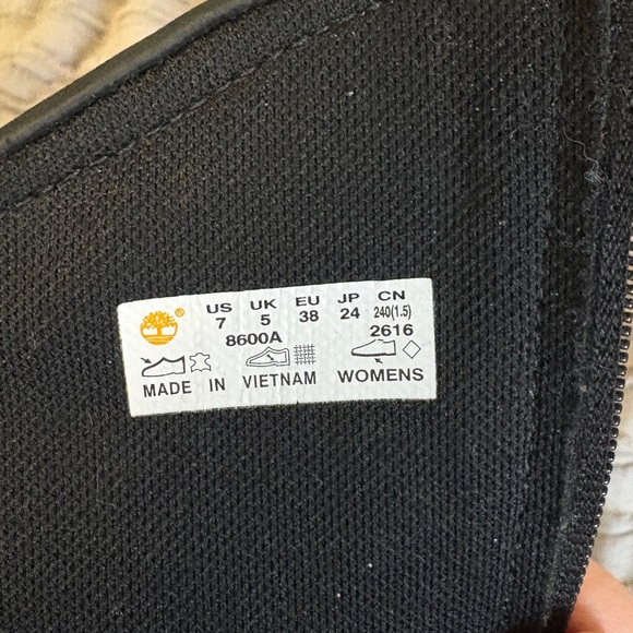 Timberland Black Leather Lug Sole Waterproof Boots - Picture 9 of 10